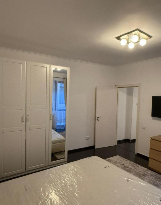 Apartament semidecomandat cu 2 camere  in zona Victoriei 