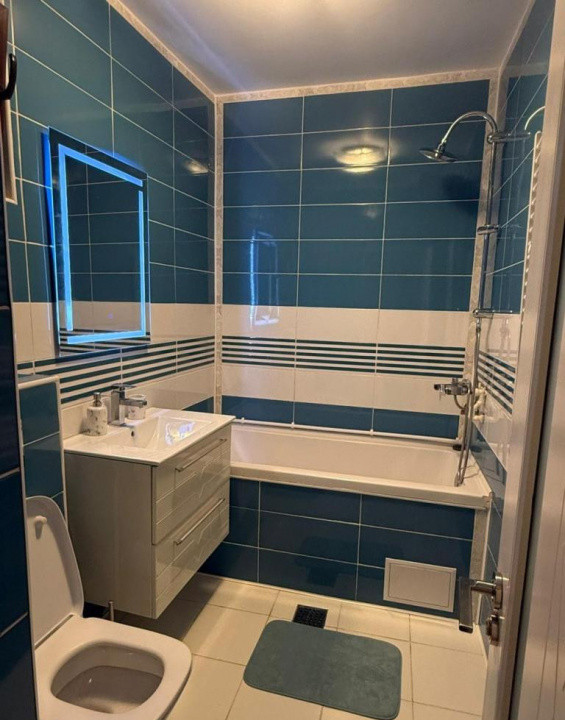 Apartament semidecomandat cu 2 camere  in zona Victoriei 