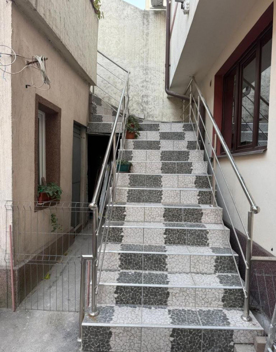Apartament semidecomandat cu 2 camere  in zona Victoriei 