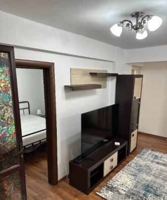 Apartament decomandat cu 2 camere  in zona Aparatorii Patriei 