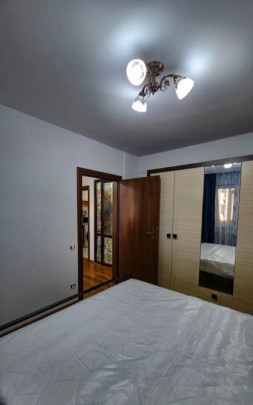 Apartament decomandat cu 2 camere  in zona Aparatorii Patriei 