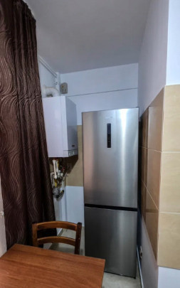 Apartament decomandat cu 2 camere  in zona Aparatorii Patriei 