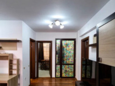 Apartament decomandat cu 2 camere  in zona Aparatorii Patriei 