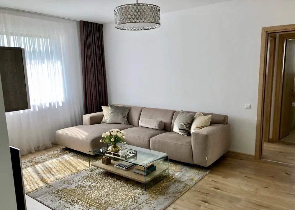 Apartament decomandat cu 2 camere  in zona Baneasa 