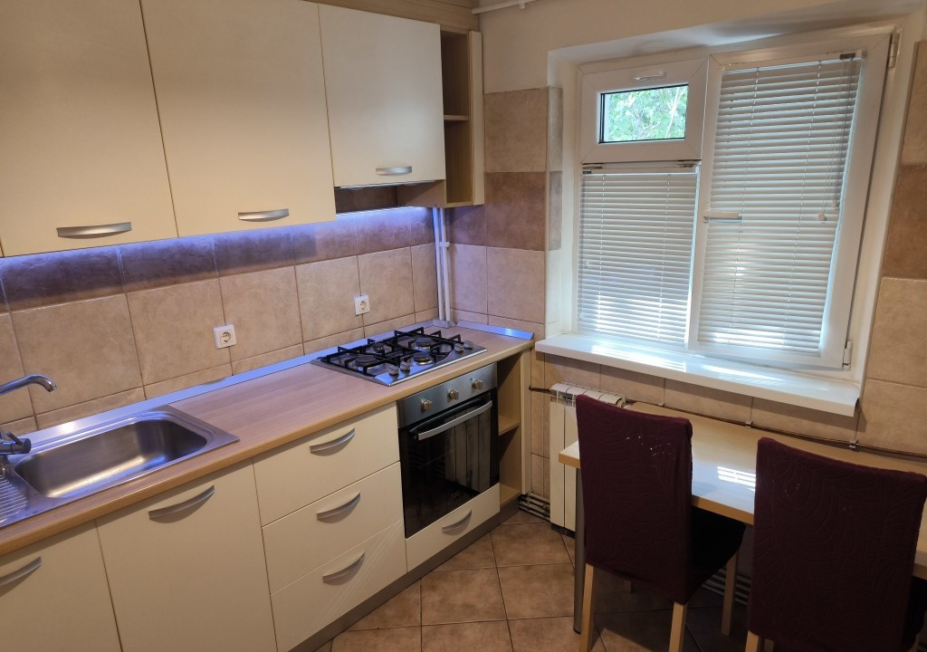 Aviatiei / 3 camere / Decomandat / Centrala proprie / AC