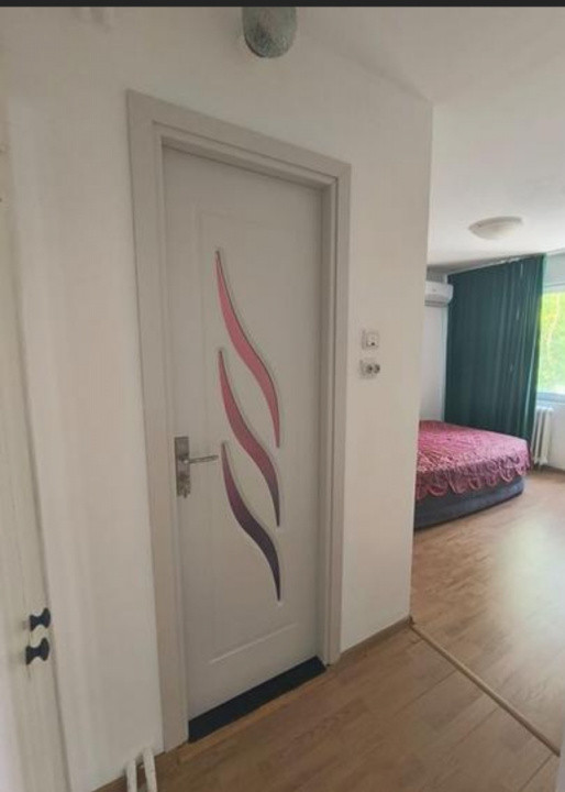 Domenii / 4 Camere / Semidecomandat / Aer Conditionat