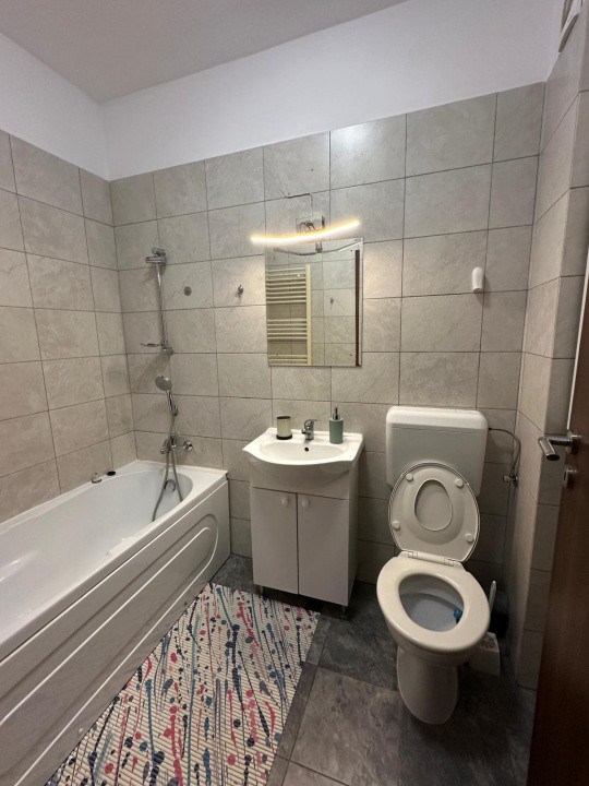 Apartament premium 3 camere,centrala proprie+loc parcare.