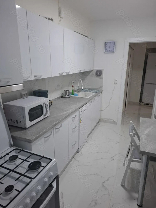 Inchiriez apartament 3 camere Piata Victoriei