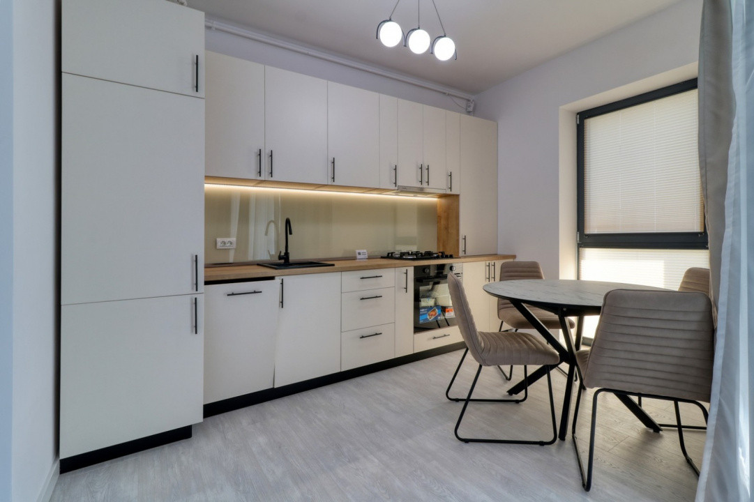 3 camere Decebal