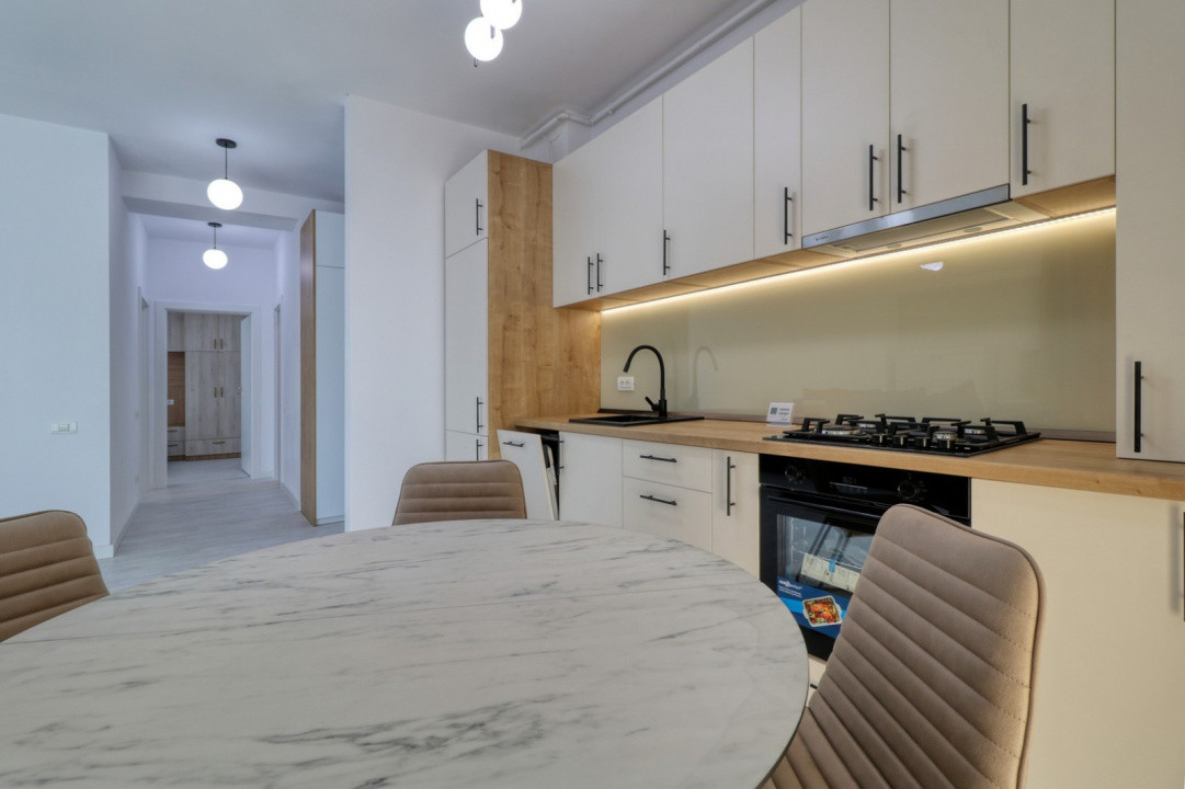 3 camere Decebal