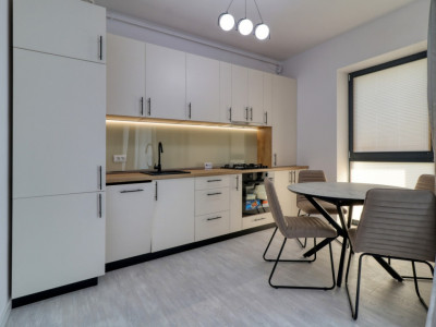 3 camere Decebal