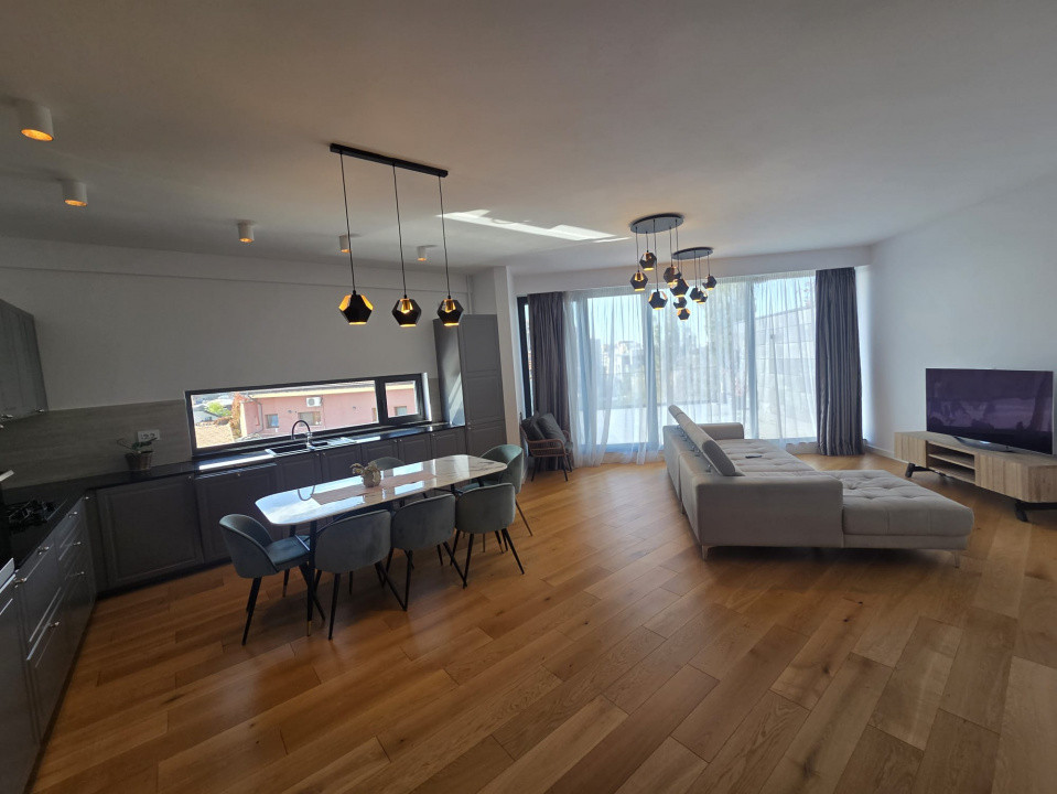 4 camere LUX, Penthouse Victoriei