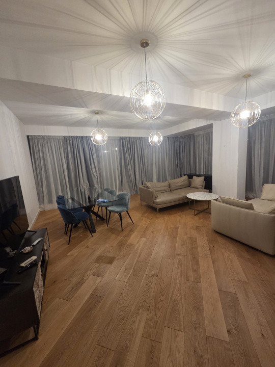 4 camere LUX, Penthouse Victoriei