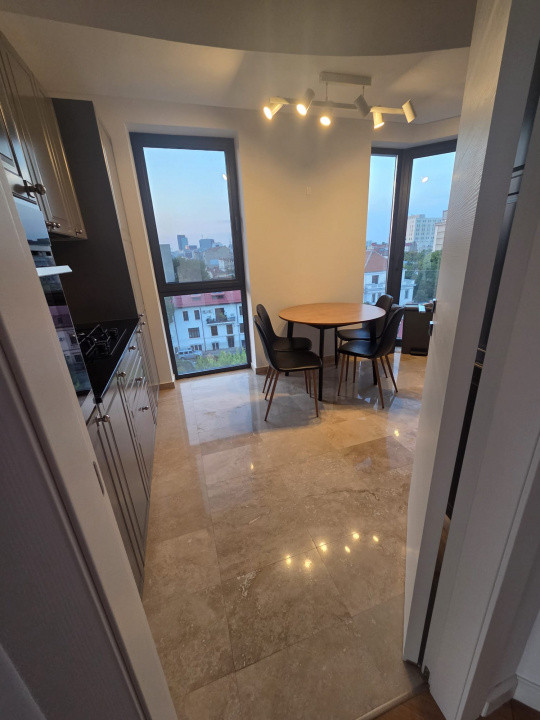 4 camere LUX, Penthouse Victoriei