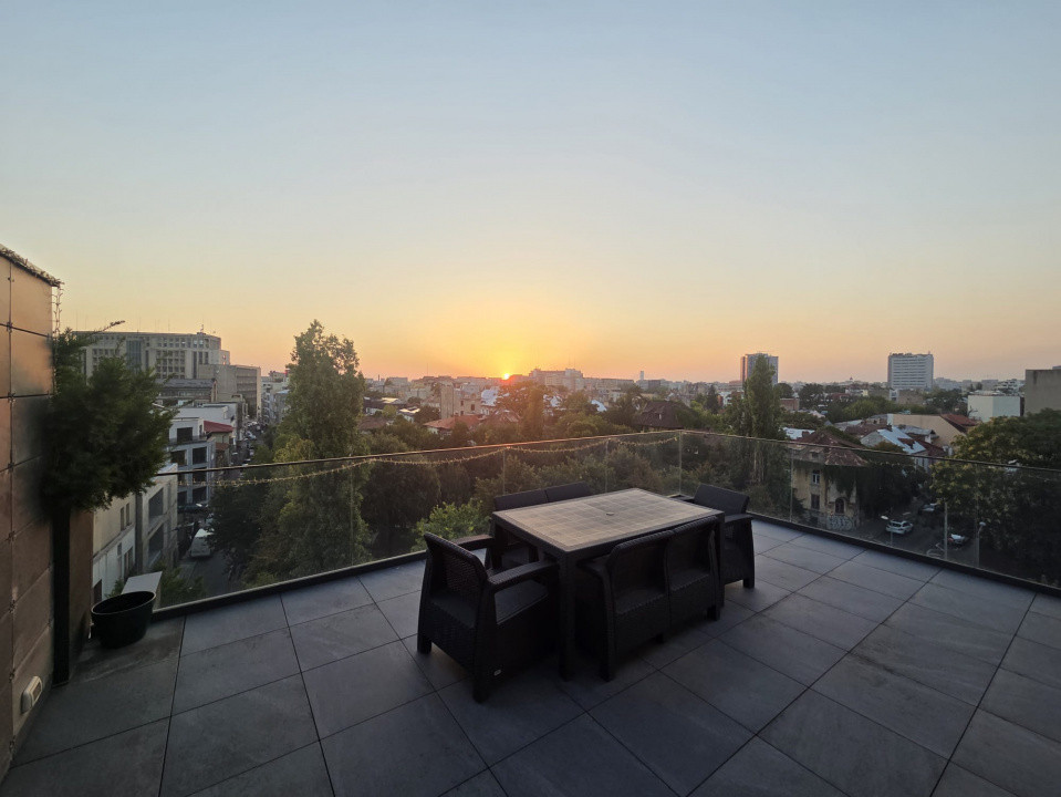 4 camere LUX, Penthouse Victoriei