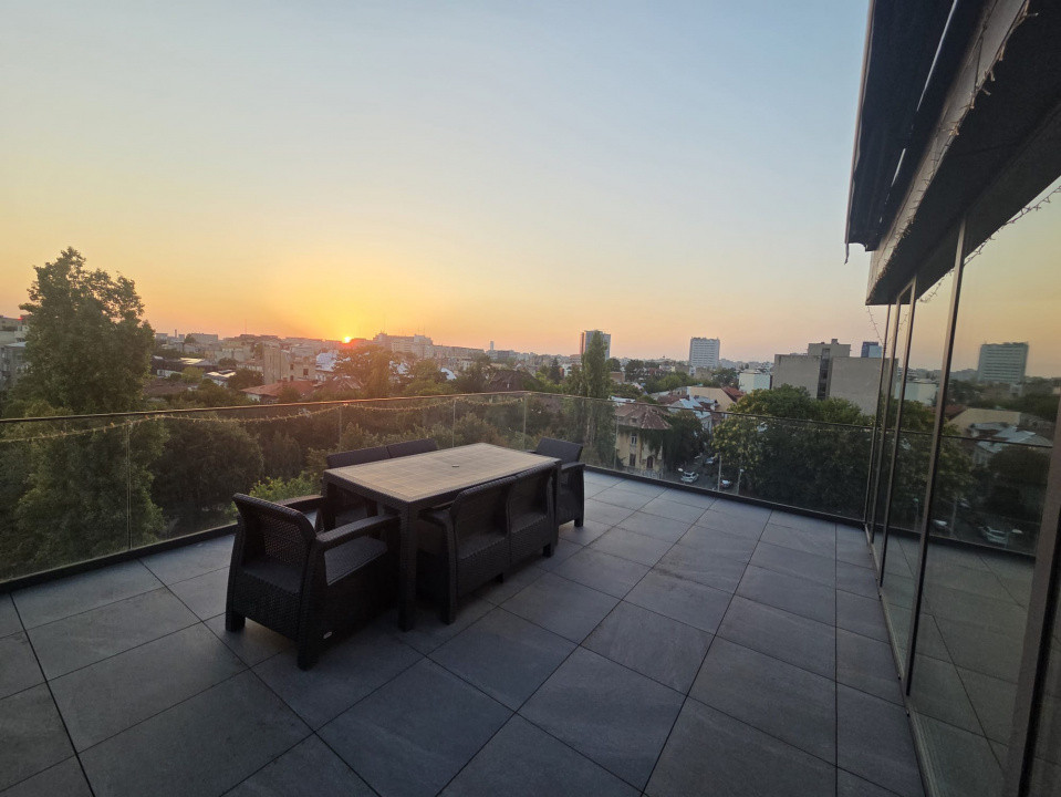 4 camere LUX, Penthouse Victoriei
