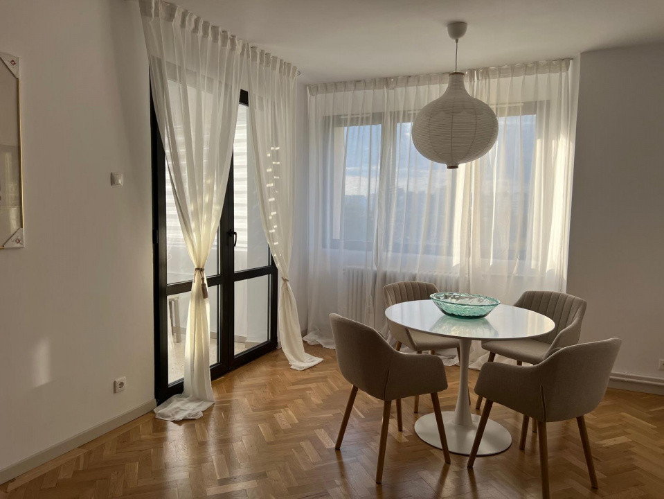 Închiriere apartament 3 camere prima închiriere după renovare designer interior