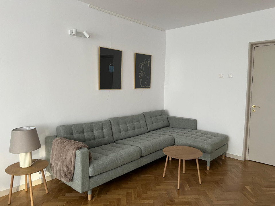 Închiriere apartament 3 camere prima închiriere după renovare designer interior