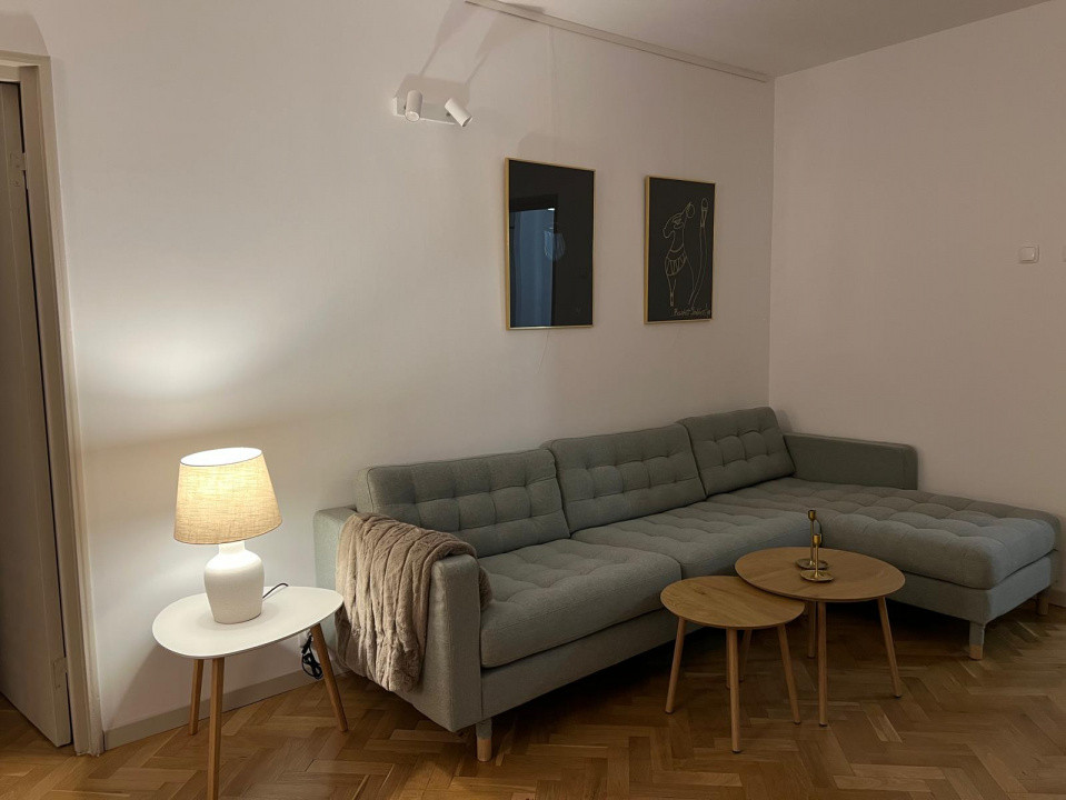 Închiriere apartament 3 camere prima închiriere după renovare designer interior