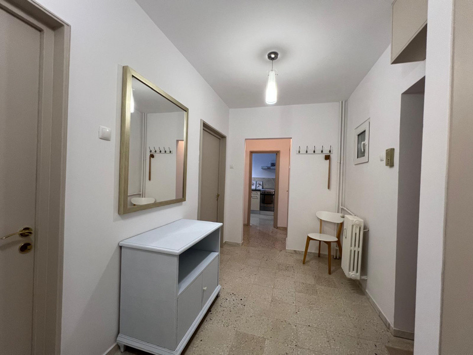 Închiriere apartament 3 camere prima închiriere după renovare designer interior