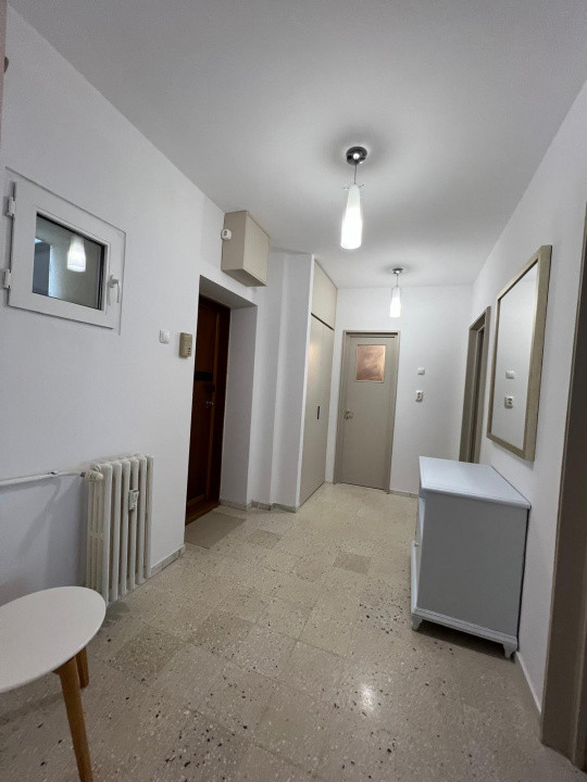Închiriere apartament 3 camere prima închiriere după renovare designer interior