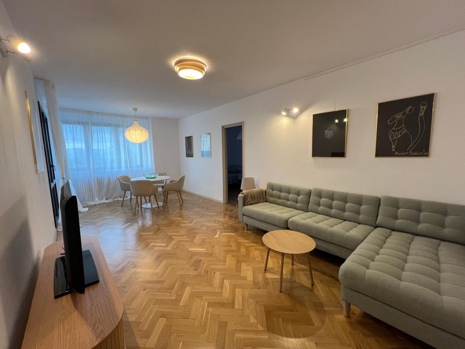 Închiriere apartament 3 camere prima închiriere după renovare designer interior