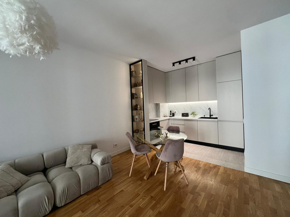 Studio Dublu / 41 mp / Balcon / Aer Conditionat