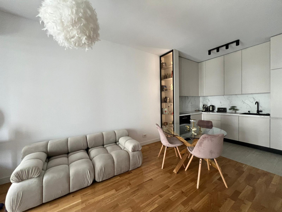 Studio Dublu / 41 mp / Balcon / Aer Conditionat