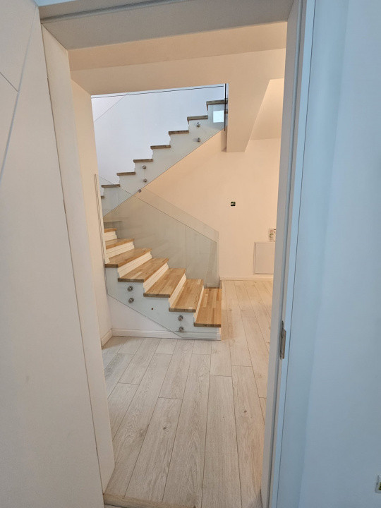 De închiriat | Casă 6 camere | P+2 | Incalzire în pardoseală