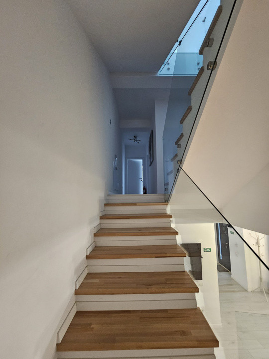 De închiriat | Casă 6 camere | P+2 | Incalzire în pardoseală