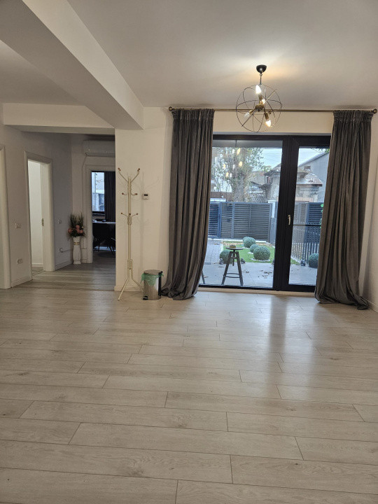 De închiriat | Casă 6 camere | P+2 | Incalzire în pardoseală