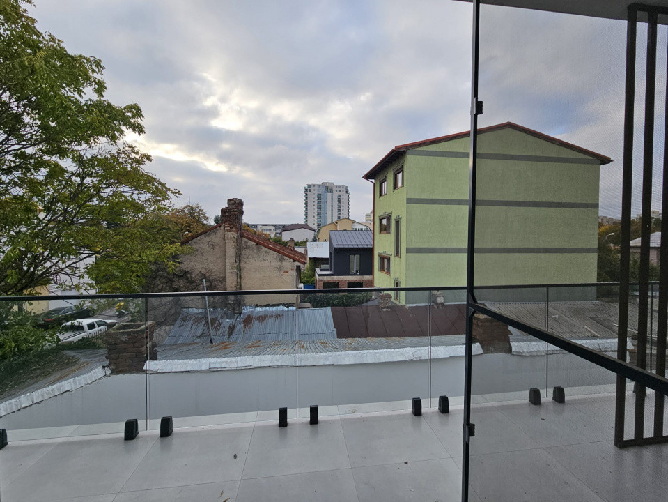 De închiriat | Casă 6 camere | P+2 | Incalzire în pardoseală