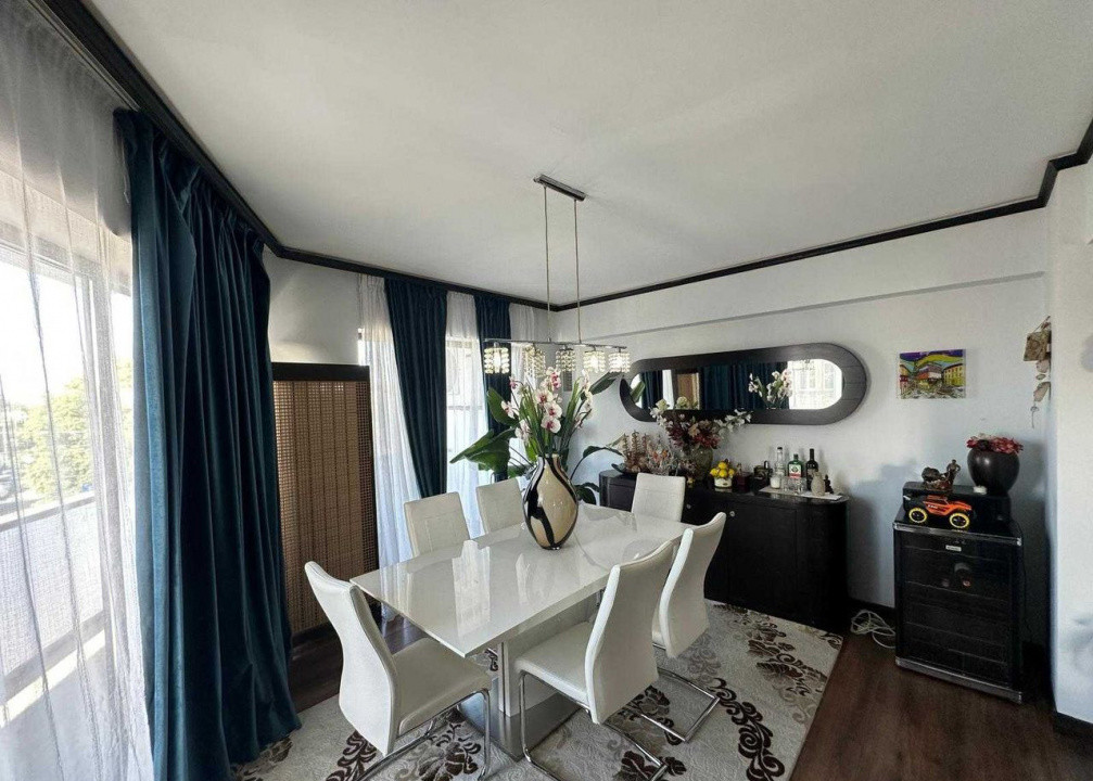 Apartament 3 camere - 145 mp  - zona - Eroii Revolutiei