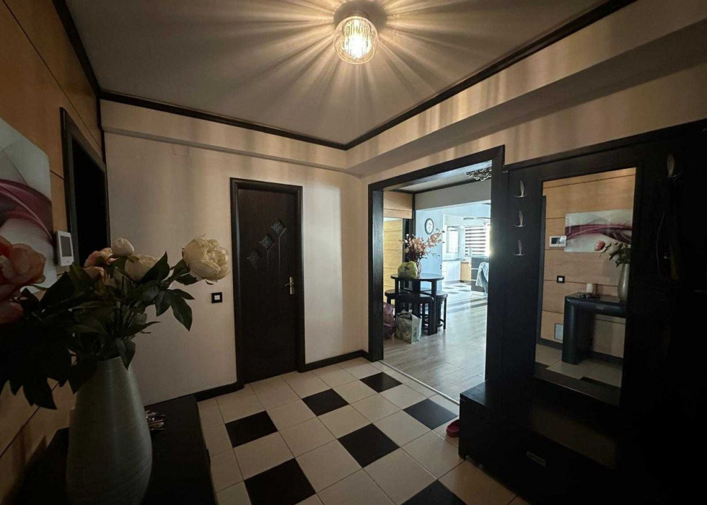 Apartament 3 camere - 145 mp  - zona - Eroii Revolutiei