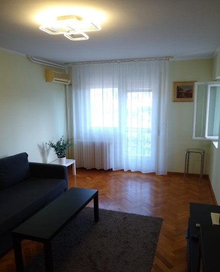 De închiriat | Apartament 2 camere | Unirii | 60 mp | Etaj intermediar