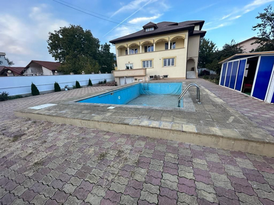De Inchiriat-VILĂ IMPRESIONANTĂ PIPERA CENTRAL – 930 MP, TEREN 1000 MP