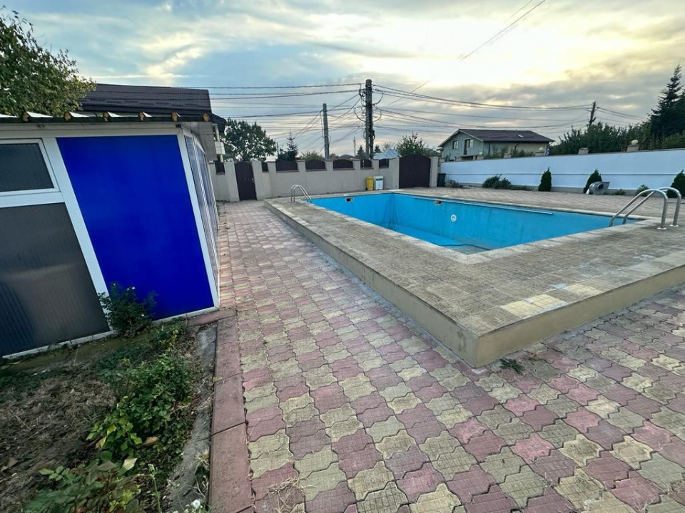 De Inchiriat-VILĂ IMPRESIONANTĂ PIPERA CENTRAL – 930 MP, TEREN 1000 MP
