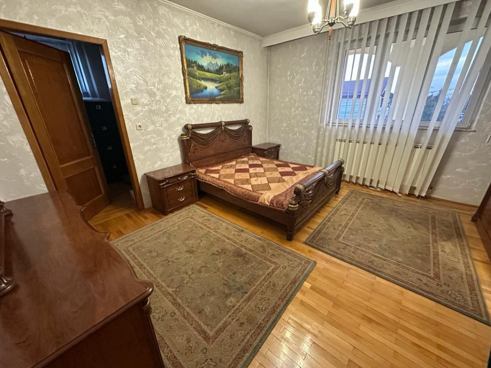 De Inchiriat-VILĂ IMPRESIONANTĂ PIPERA CENTRAL – 930 MP, TEREN 1000 MP