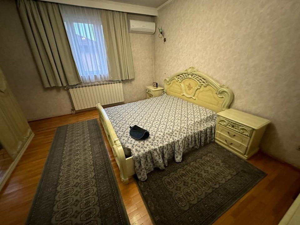 De Inchiriat-VILĂ IMPRESIONANTĂ PIPERA CENTRAL – 930 MP, TEREN 1000 MP