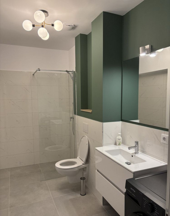 Apartament decomandat cu 2 camere, Calea 13 Septembrie cu loc de parcare inclus