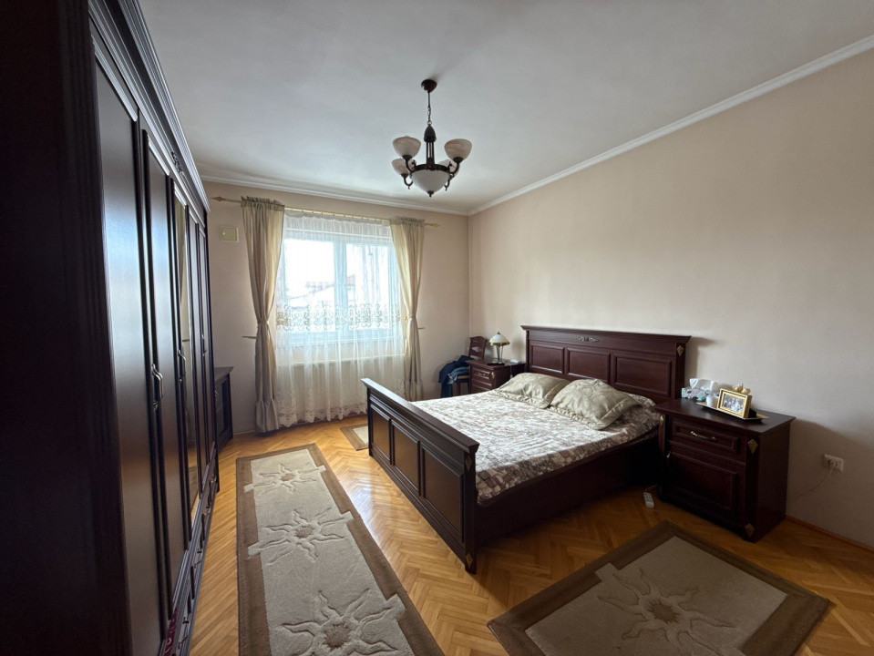Vilă Nemobilată de Închiriat  Bd. Pipera Voluntari