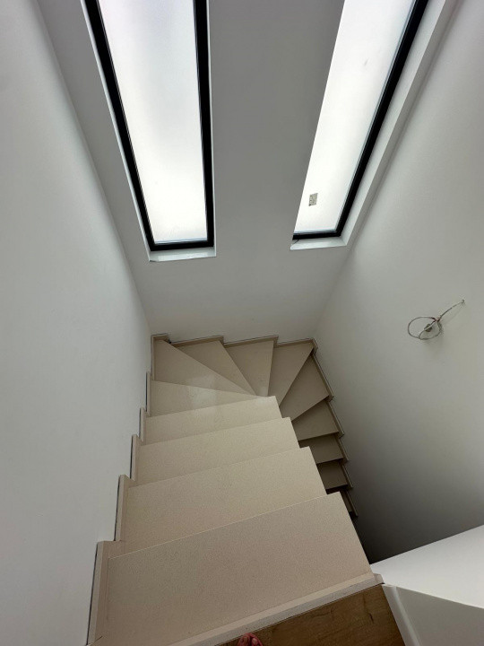 Vila modernă 3 dormitoare, dressing, balcon generos și terasă  Otopeni Central