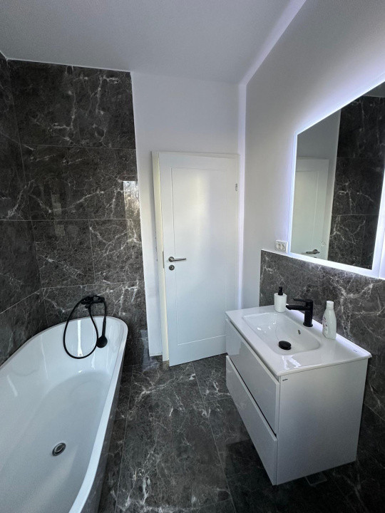 Vila modernă 3 dormitoare, dressing, balcon generos și terasă  Otopeni Central