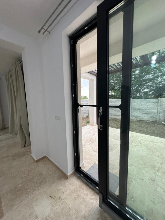Vila modernă 3 dormitoare, dressing, balcon generos și terasă  Otopeni Central