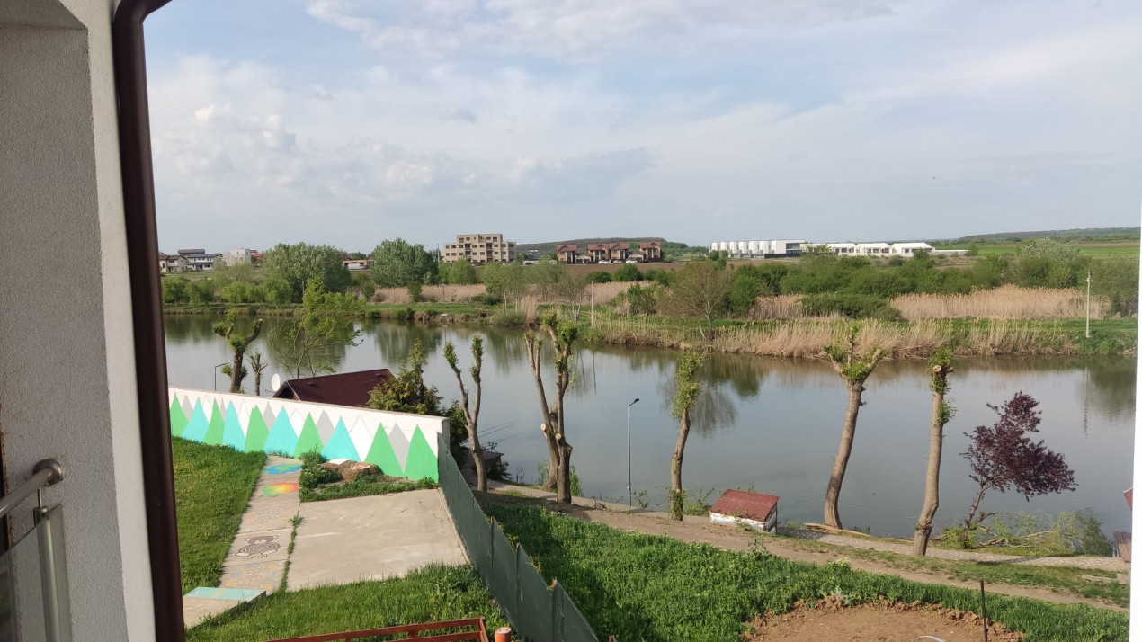 Vilă 380 mp utili  ideală grădiniță, clinică sau birouri Corbeanca