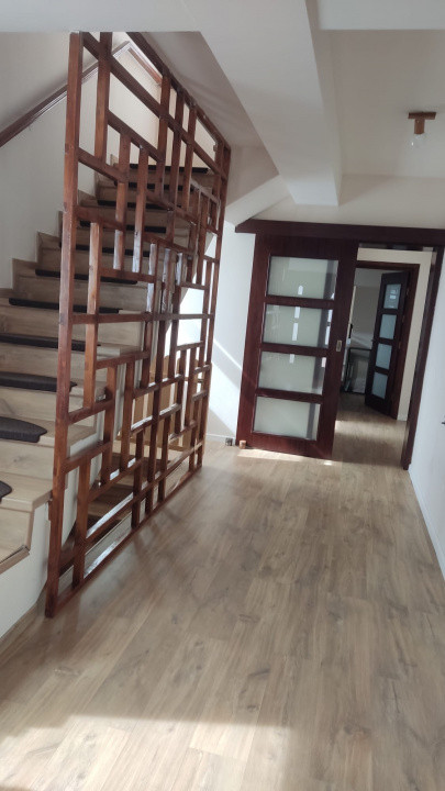 Vilă 380 mp utili  ideală grădiniță, clinică sau birouri Corbeanca