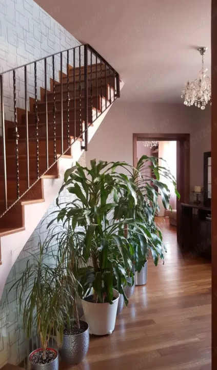 De închiriat | Vilă elegantă lângă Parcul Ronda | 190 mp utili | Curte privată 
