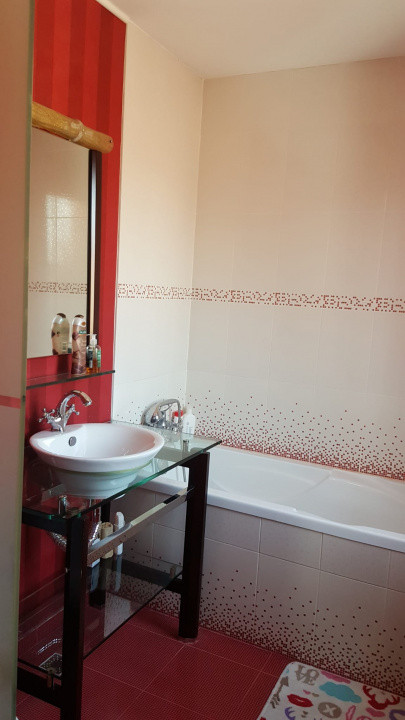 De închiriat | Vilă elegantă lângă Parcul Ronda | 190 mp utili | Curte privată 