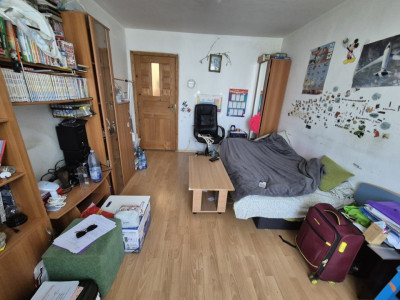 🏡 Apartament 2 camere – zonă excelentă, cu potențial!