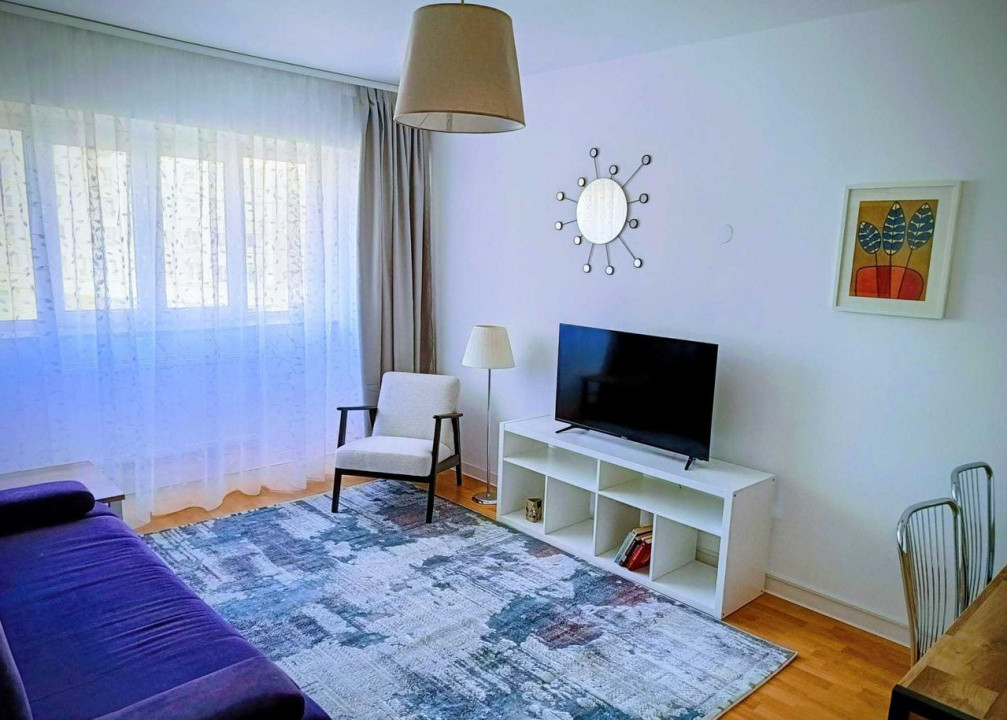 Apartament decomandat cu 2 camere  in zona Marriot Hotel
